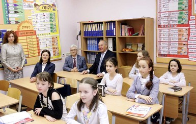 В Латвии директора школы оштрафовали за русский язык на выпускном