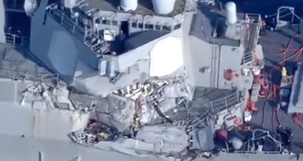 Найдены тела членов экипажа американского эсминца 