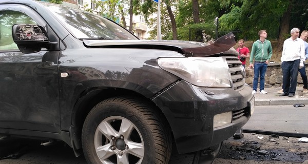 Киевляне – о взрыве джипа в Киеве: 