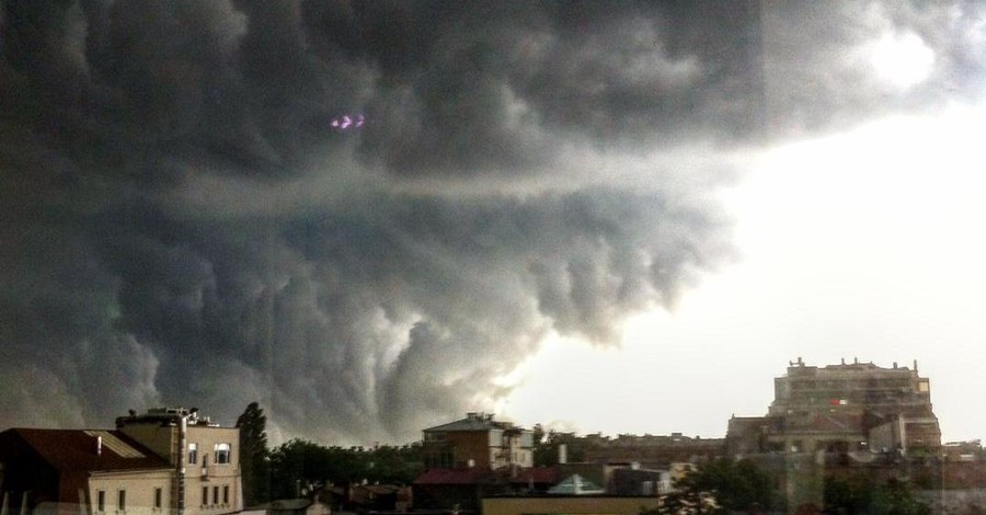 В сети появились фотографии жуткого шторма в Одессе