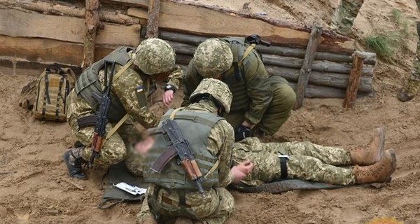 Штаб АТО: в Донбассе погибли двое военных, трое ранены