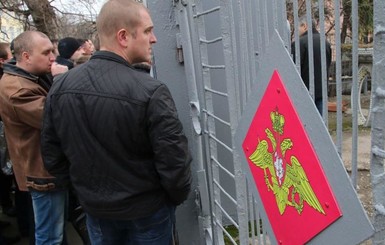 Крымские военкоматы призвали 1700 человек