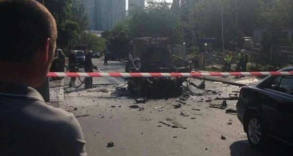 Появилось первое видео момента взрыва машины в Киеве
