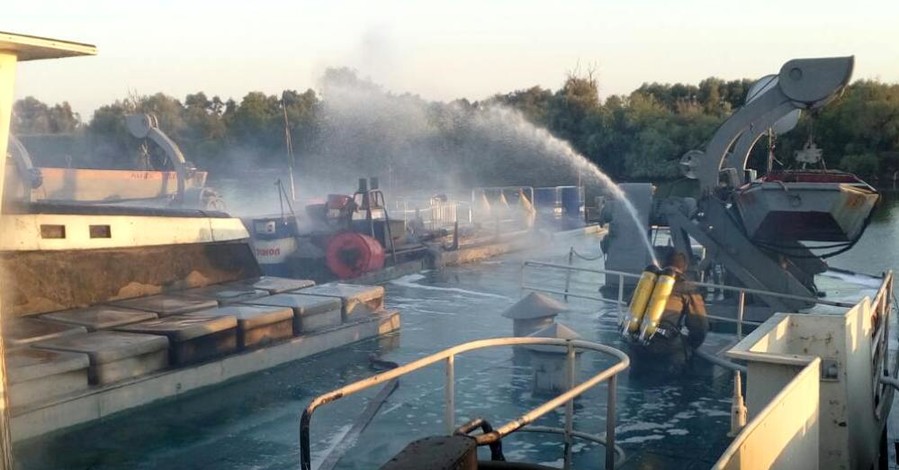 В Одесской области едва не сгорел корабль