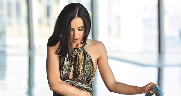 Бузова похвасталась идеальной фигурой