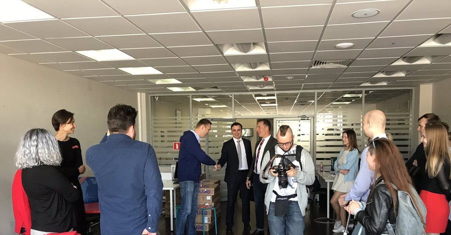 Навальный вышел на свободу спустя 25 суток ареста