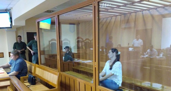 В Днепре судят мошенниц, обворовавших тысячу украинцев