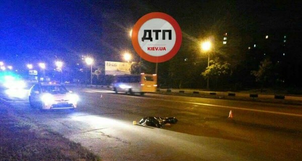 Смертельная авария в Киеве: авто сбило женщину на Троещине перед мостом Юность