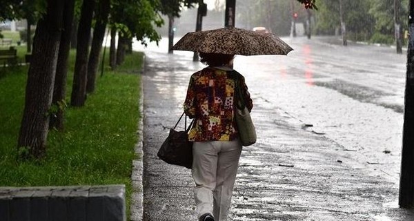 Сегодня днем, 13 июля, в Украине дожди, грозы, град и шквальный ветер