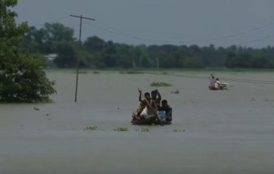 Наводнение в Индии: массовая эвакуация и гибель около 100 человек