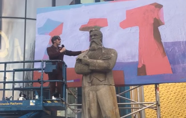 В Манчестере открыли памятник Фридриху Энгельсу из харьковского села 