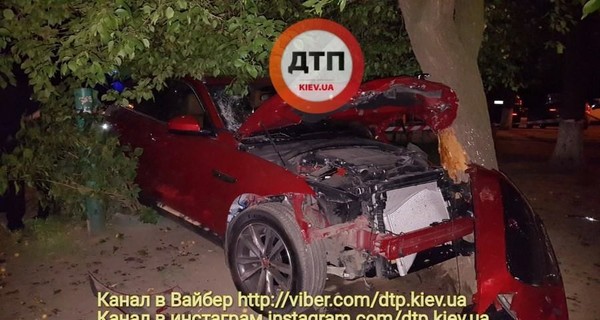 Погоня в Киеве: пьяный на Jaguar сбил пешеходов и попытался скрыться