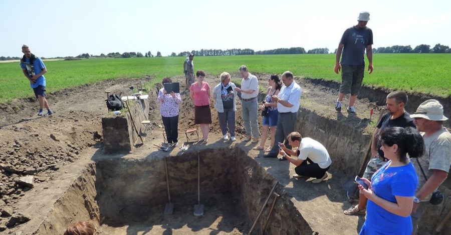 Археологи нашли скифское золото во время раскопок в Полтавской области