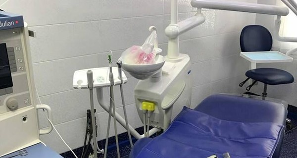 Двухлетний мальчик умер в кабинете у стоматолога в Мариуполе