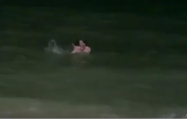 В Таиланде задержали двоих россиян, разгуливавших по пляжу нагишом 