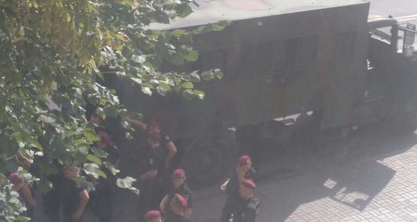 Силовики заблокировали офис ОУН в день Крестного хода