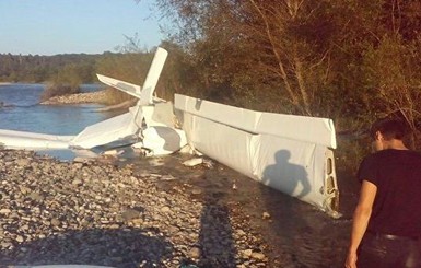 В Абхазии разбился легкомоторный самолет, есть жертвы