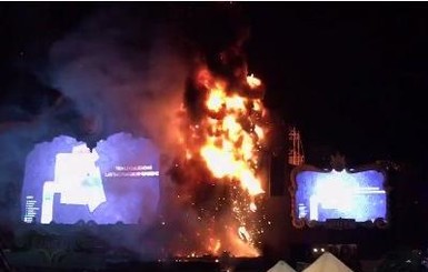На концерте в Барселоне из-за пожара эвакуировали 22 тысячи человек