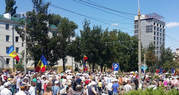 В Молдове начались протесты против президента