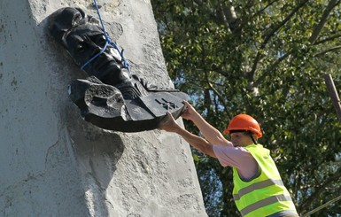 Россия подготовит санкции в ответ на снос памятников в Польше
