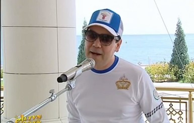 Президент Туркменистана записал новую песню