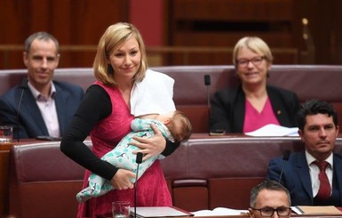 Как политики кормят грудью детей в парламенте 