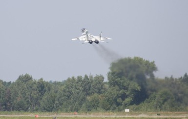 Порошенко полетал на истребителе МиГ-29
