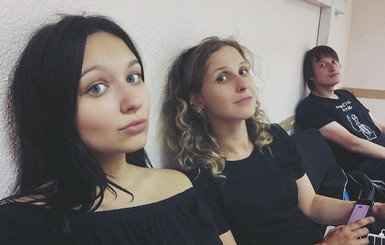 Участниц Pussy Riot задержали после акции в поддержку Сенцова