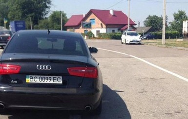 СМИ: нардепа от БПП поймали пьяным за рулем во Львове