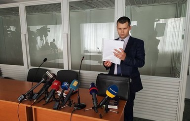 Бесплатный адвокат отказался от Януковича после месяца работы