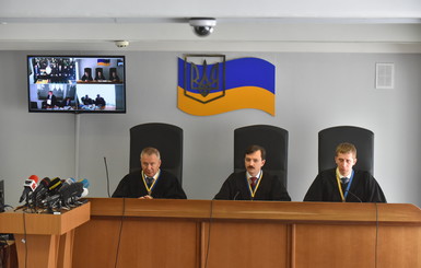 Янукович хочет судить своих судей