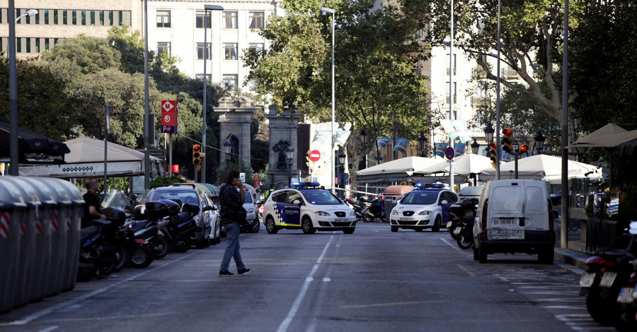 Теракт в Барселоне: есть убитые и раненые, захвачены заложники