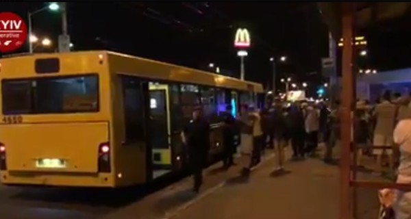 В Киеве пассажир открыл стрельбу в автобусе