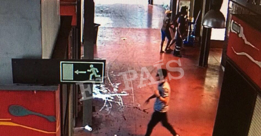 Полиция назвала исполнителя теракта в Барселоне и показала его квартиру