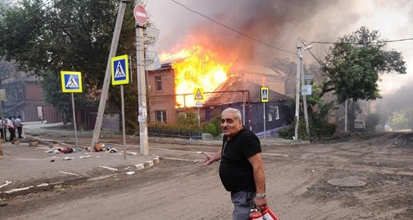 В Ростове горят дома в частном секторе, очевидцы сообщили о мощном взрыве 