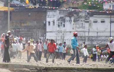 В Индии прошел фестиваль метания камней, пострадали 462 человека