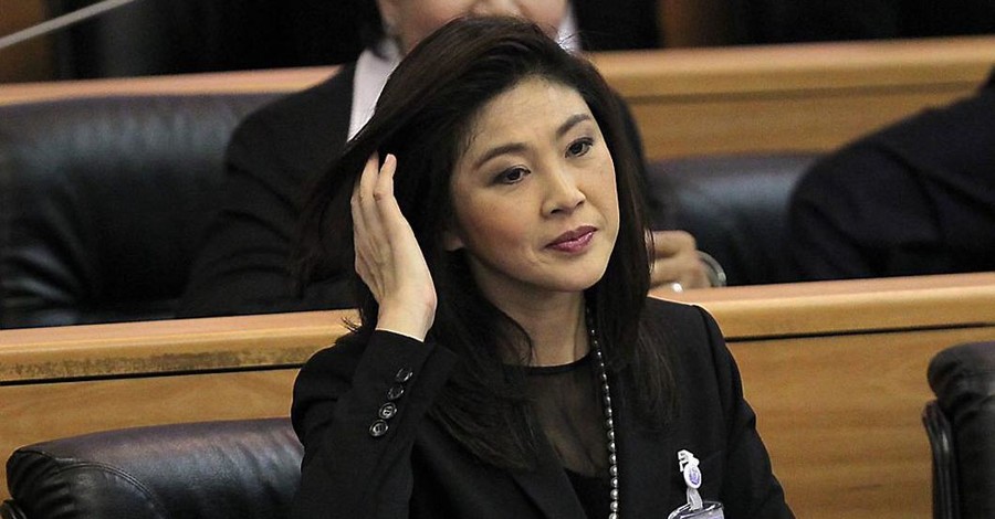 Суд выдал ордер на арест экс-премьера Таиланда, но она внезапно исчезла
