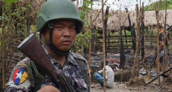 Боевики напали на полицию в Мьянме, убиты 12 человек