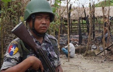 Боевики напали на полицию в Мьянме, убиты 12 человек