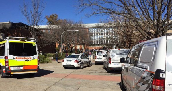 Австралийский студент избил битой преподавателя и одногруппников