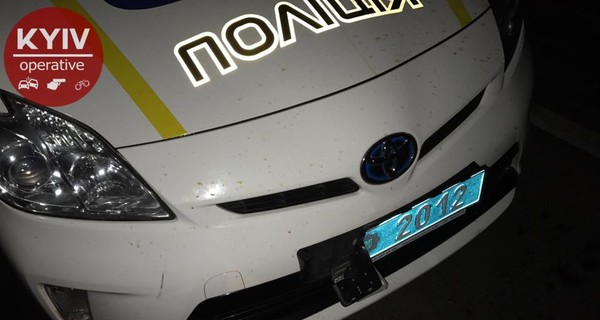 В Киеве пьяная компания напала на полицейских