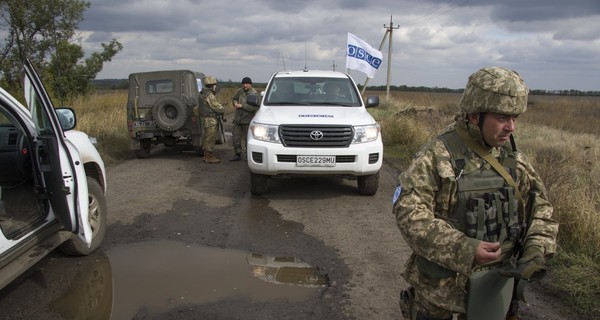 Миротворческая миссия на Донбассе: не вооружена, но очень опасна?