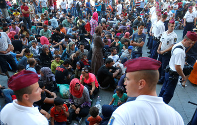 Суд ЕС обязал Венгрию и Словакию принимать беженцев