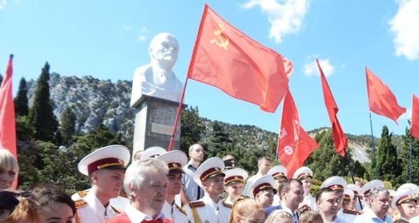 В Крыму открыли памятник Ленину