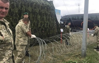 Не из-за Саакашвили: пограничники объяснили колючую проволоку на КПП 