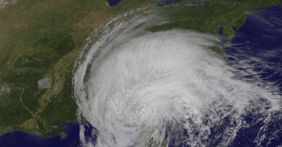 В НАСА показали потрясающие снимки урагана 
