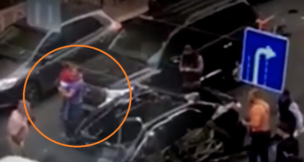 Журналисты нашли мужчину, который спас девочку из машины с Тимуром Махаури