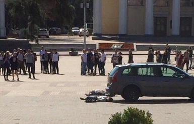 В Белгороде пожилой мужчина достал из багажника труп и выстрелил в себя