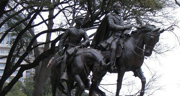 В Техасе снесли очередной памятник генерала-конфедерата Роберта Ли