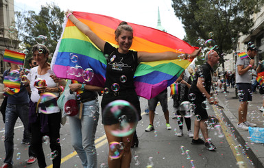 Премьер Сербии прошла с колонной гей-парада 